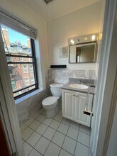 18 Dean Rd, Unit 3A in Brookline, MA - Building Photo - Building Photo