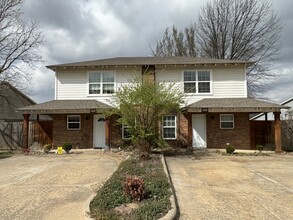 1523 N Dawn Dr in Fayetteville, AR - Building Photo - Building Photo