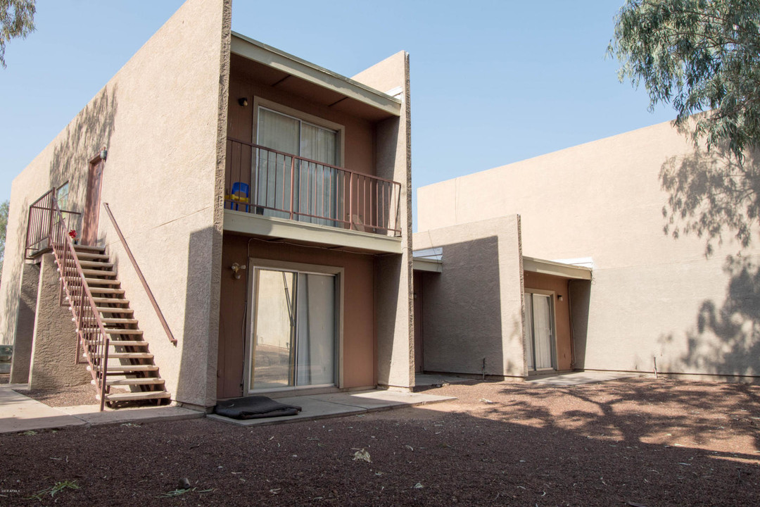 2807 E Marconi Ave in Phoenix, AZ - Building Photo