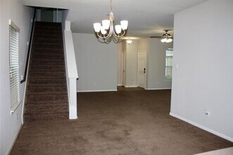 5107 Misty Ln in Bacliff, TX - Foto de edificio - Building Photo