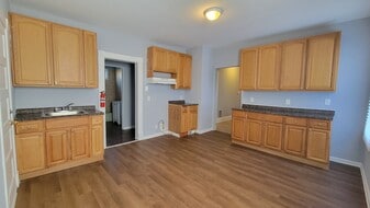 101 Louisa St, Unit 2