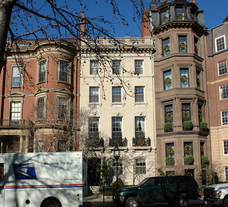 13 Commonwealth Ave in Boston, MA - Building Photo