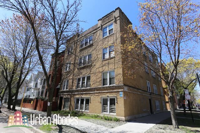 1101 W Barry Ave in Chicago, IL - Building Photo