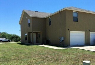 10503 Hunters Pond in San Antonio, TX - Building Photo - Building Photo