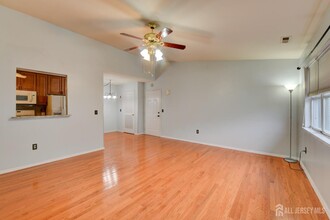 144 Keswick Dr in Piscataway, NJ - Building Photo - Building Photo