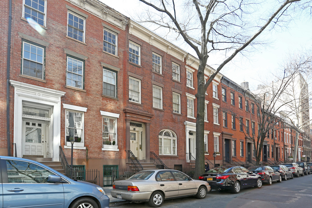 38 W 11th St in New York, NY - Foto de edificio