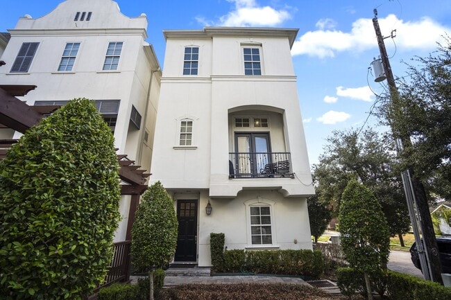 property at 2131 McIlhenny St