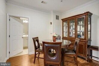 501 Hungerford Dr in Rockville, MD - Building Photo - Building Photo