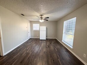 604 Walter Stephenson Rd in Midlothian, TX - Building Photo - Building Photo