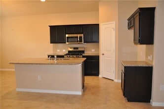 6521 Loretta White Ln in Austin, TX - Building Photo - Building Photo