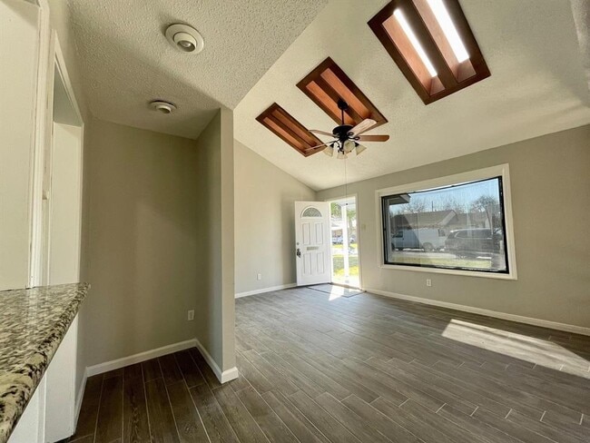 1009 Longley St in South Houston, TX - Building Photo - Building Photo