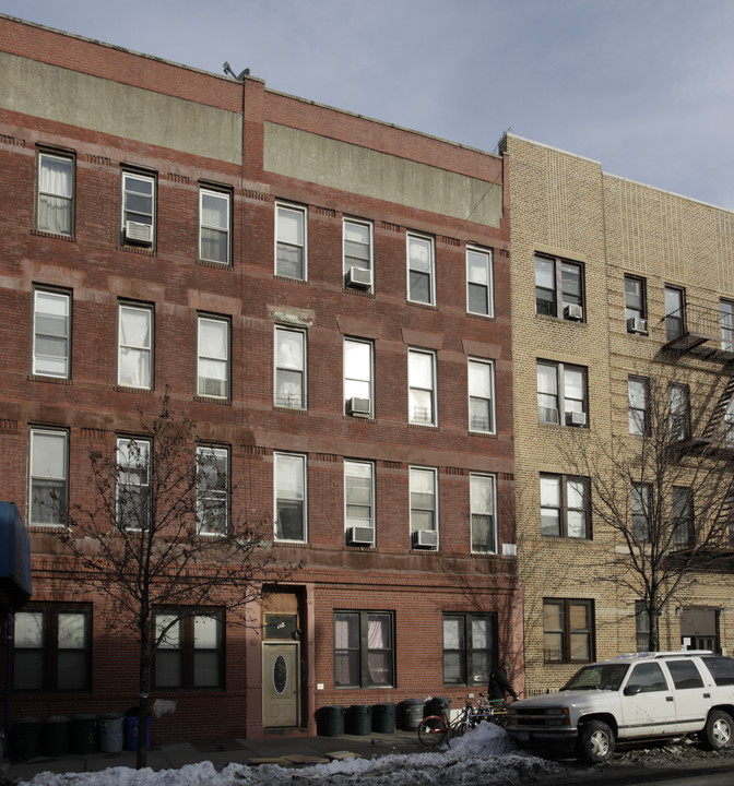 103 Greenpoint Ave in Brooklyn, NY - Building Photo