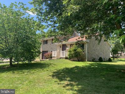 33 Melissa Cir in Claymont, DE - Building Photo - Building Photo