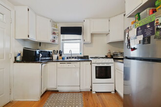 46 Humbert St, Unit Apt. 1 in Nutley, NJ - Building Photo - Building Photo