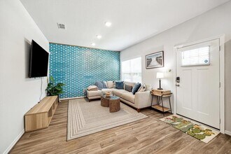6913 New York St in Houston, TX - Building Photo - Building Photo