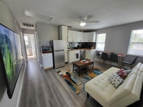 5624 Lime Way in Seminole, FL - Building Photo - Building Photo
