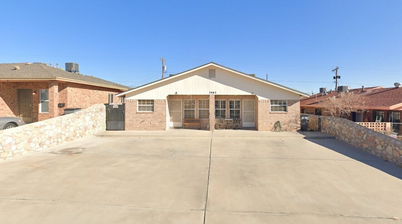 3903 Van Buren Ave in El Paso, TX - Building Photo