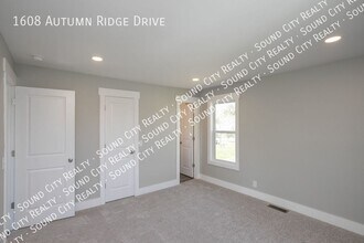 1608 Autumn Ridge Dr in Nashville, TN - Building Photo - Building Photo