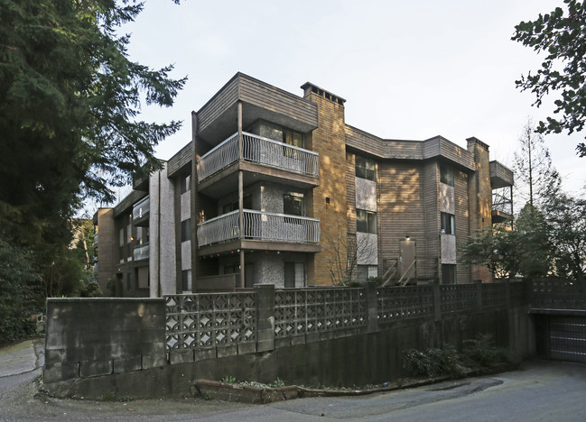 Cottonwood Terrace in Coquitlam, BC - Building Photo - Building Photo