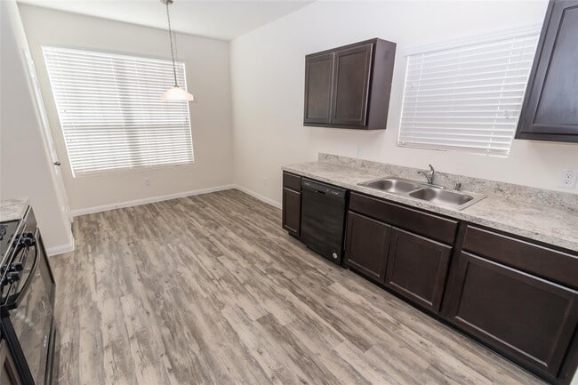 19 Lazy Swing Ct in Manvel, TX - Building Photo - Building Photo