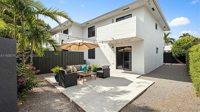 3079 NW 11th St in Miami, FL - Building Photo - Building Photo