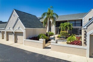 12130 Kelly Greens Blvd in Ft. Myers, FL - Building Photo