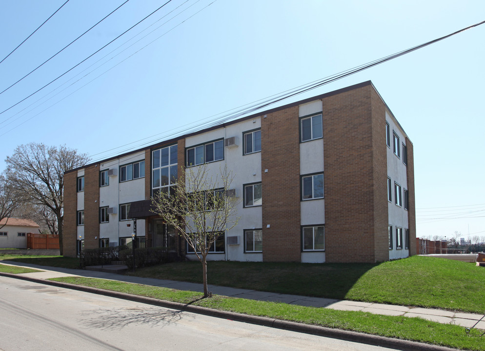 1720 19th Ave NE in Minneapolis, MN - Foto de edificio