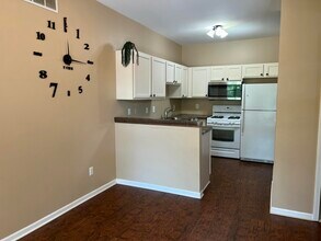 794 Summerfield Dr in Westland, MI - Foto de edificio - Building Photo