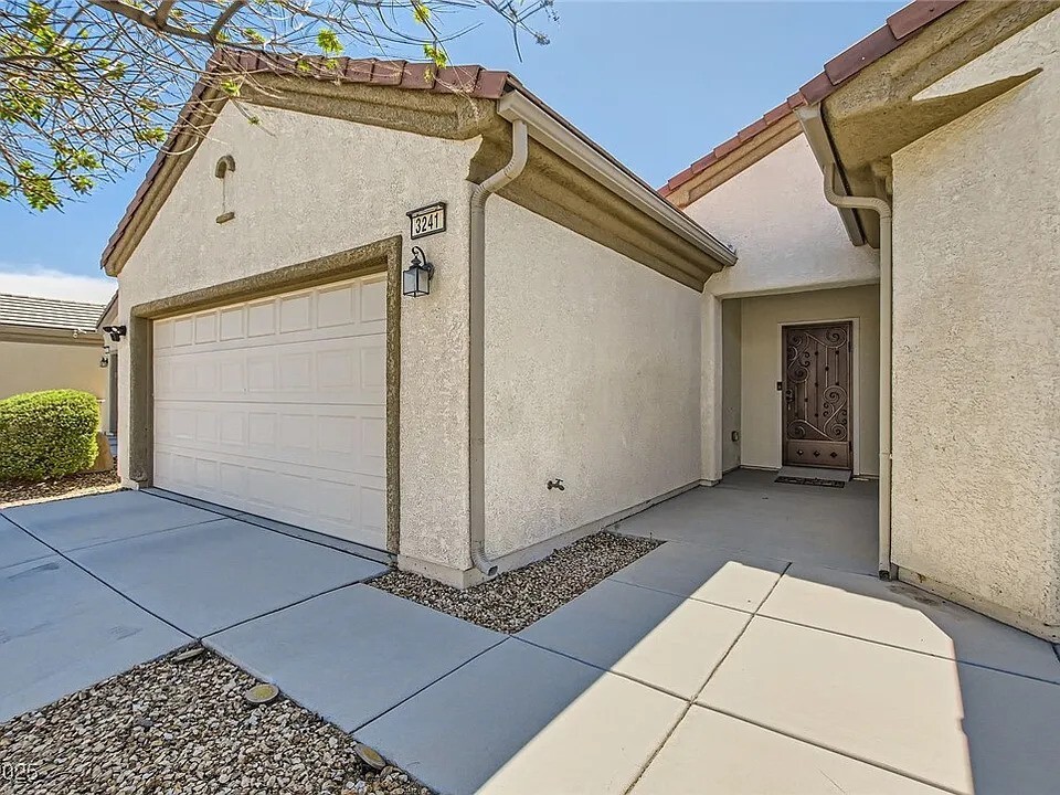 3241 Flyway Ct in North Las Vegas, NV - Building Photo