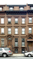 215 Clermont Ave in Brooklyn, NY - Building Photo