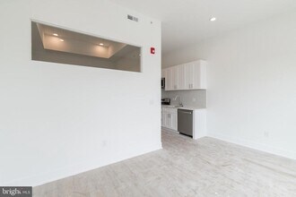 1622 Point Breeze Ave in Philadelphia, PA - Building Photo - Building Photo