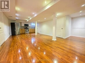 77 Worthington Ave in Richmond Hill, ON - Building Photo - Building Photo