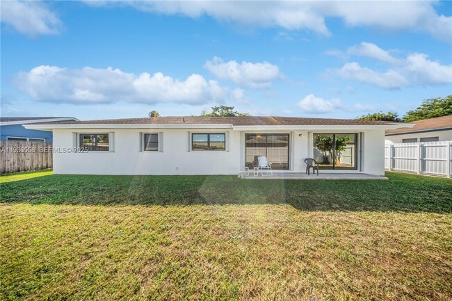 14065 SW 48th Terrace in Miami, FL - Building Photo - Building Photo