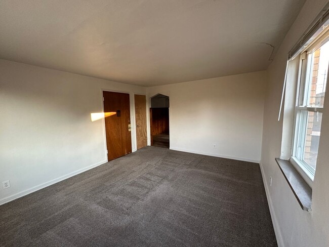 4329 Oakwood Ave in Cincinnati, OH - Building Photo - Building Photo