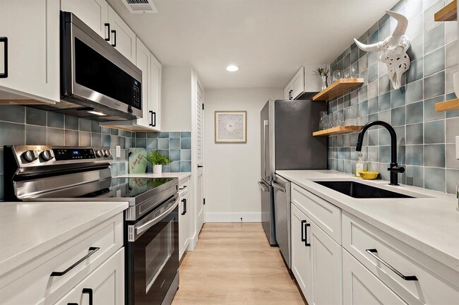 property at 1206 Hollow Creek Dr