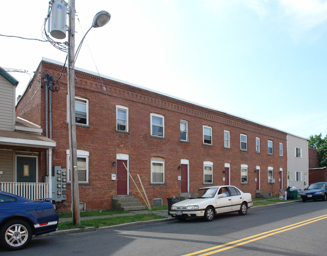 114-124 Paine St in Green Island, NY - Foto de edificio - Building Photo