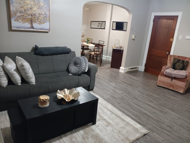 660 west vine street, Unit 660 W Vine #3