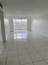 6700 Cypress Rd, Unit 504 in Plantation, FL - Building Photo - Building Photo