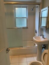 392 Centre St, Unit 2 in Boston, MA - Building Photo - Building Photo