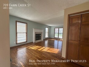 709 Fawn Creek St in Leavenworth, KS - Building Photo - Building Photo