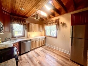 217 Ashland Ave in Bloomfield, NJ - Building Photo - Building Photo