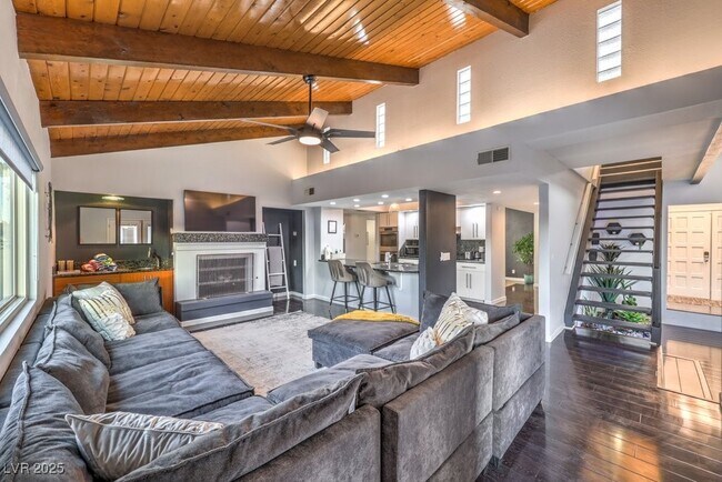 property at 2070 Irwin Cir