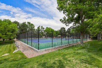 2890 W Long Cir in Littleton, CO - Building Photo - Building Photo