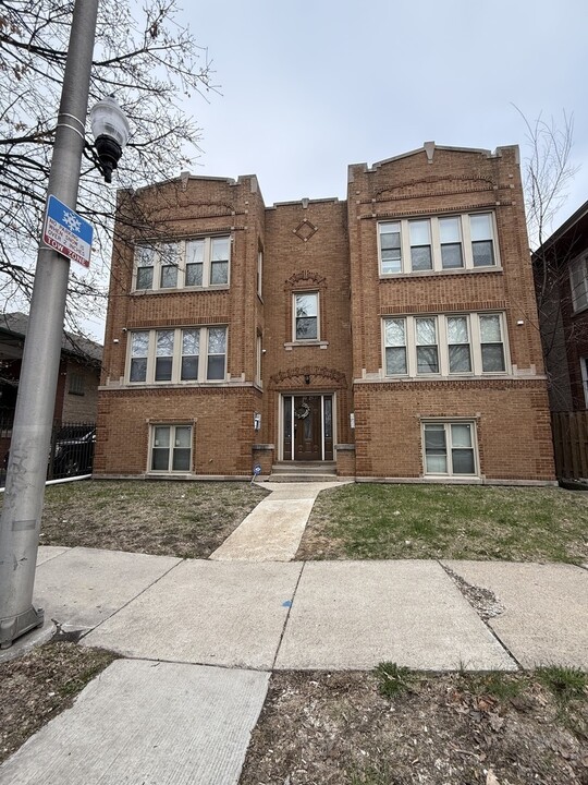 1025 S Austin Blvd in Chicago, IL - Foto de edificio