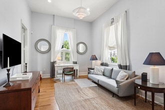 6222 Laurel St, Unit 6222 Laurel St Unit 1 in New Orleans, LA - Foto de edificio - Building Photo