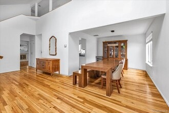 8 Branding Iron Ln in Glen Cove, NY - Building Photo - Building Photo