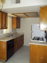 1005 W Alene Ave in Ridgecrest, CA - Building Photo - Building Photo