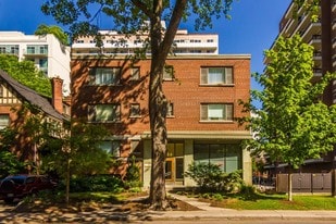 Golden Triangle Apartments in Ottawa, ON - Building Photo