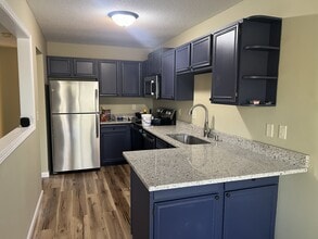 4173 Sylvia Ln S in Shoreview, MN - Building Photo - Building Photo