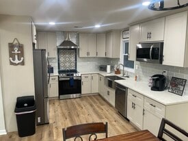 506 32nd Ave S in Atlantic Beach, SC - Building Photo